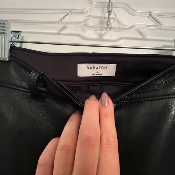Aritzia Babaton Command vegan leather cropped pants, 6 - Picture 3 of 4